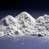 Цемент HOLCIM имеет высокий коэффициент светоотражения (белизну) – не менее 85 %. Это позволяет использовать его для получения любого оттенка при производстве цветных бетонов, искусственного камня и кирпича, цветных сухих смесей и затирок. Белый цемент 42500 тонна Никас OOO Цемент HOLCIM имеет высокий коэффициент светоотражения (белизну) – не менее 85 %. Это позволяет использовать его для получения любого оттенка при производстве цветных бетонов, искусственного камня и кирпича, цветных сухих смесей и затирок. Белый цемент 42500 тонна Никас OOO