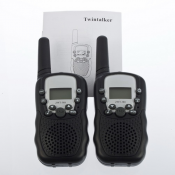 - Рации Walkie Talkie Travel T-388 работают на 4х (пальчиковых) батарейках типа AAA.
- 22 управляемых канала, регулировка громкости и возможность выбора мелодий звонка.
- На дисплее имеется индикатор разряда батареи.
- Так же есть функция фонарика.  Китай  15000  от 10000 до 30000 тенге  тг  Рации Walkie Talkie Travel T-388  Система внутренней связи, переговорные устройства РАЦИИ KENWOOD В АЛМАТЫ  ИП