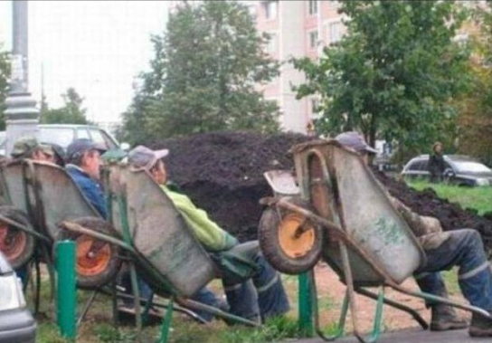 Шезлонги строителей